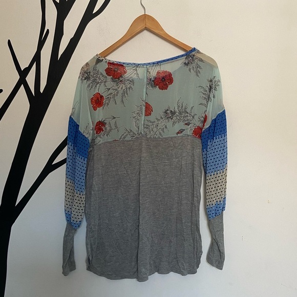 NWT Anthropologie Tiny grey and blue floral mixed media balloon sleeved top - Picture 3 of 15
